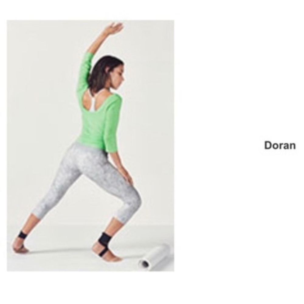 Fabletics Workout Bundle - Picture 6 of 6